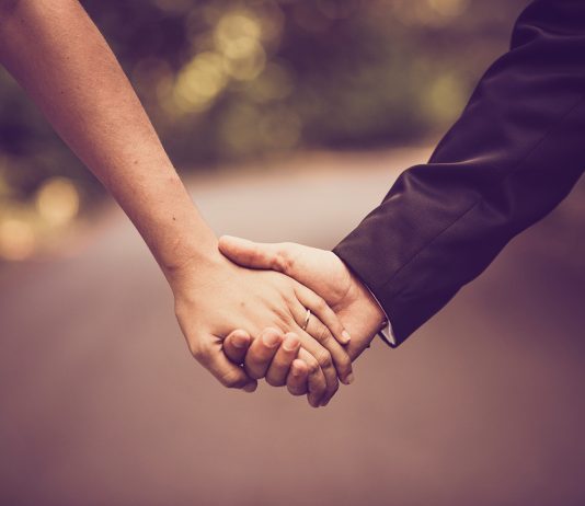 10 Facts About Valentine’s Day Both Singles & Couples in S’pore Should Know About