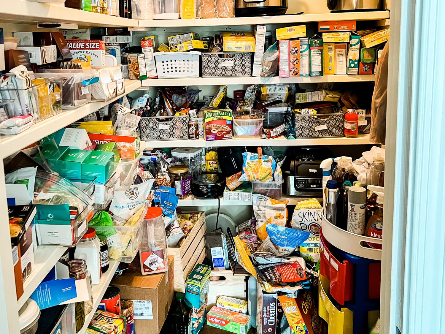 10 Effective And Quick Ways To Keep Your Cupboard Neat - Goody Feed