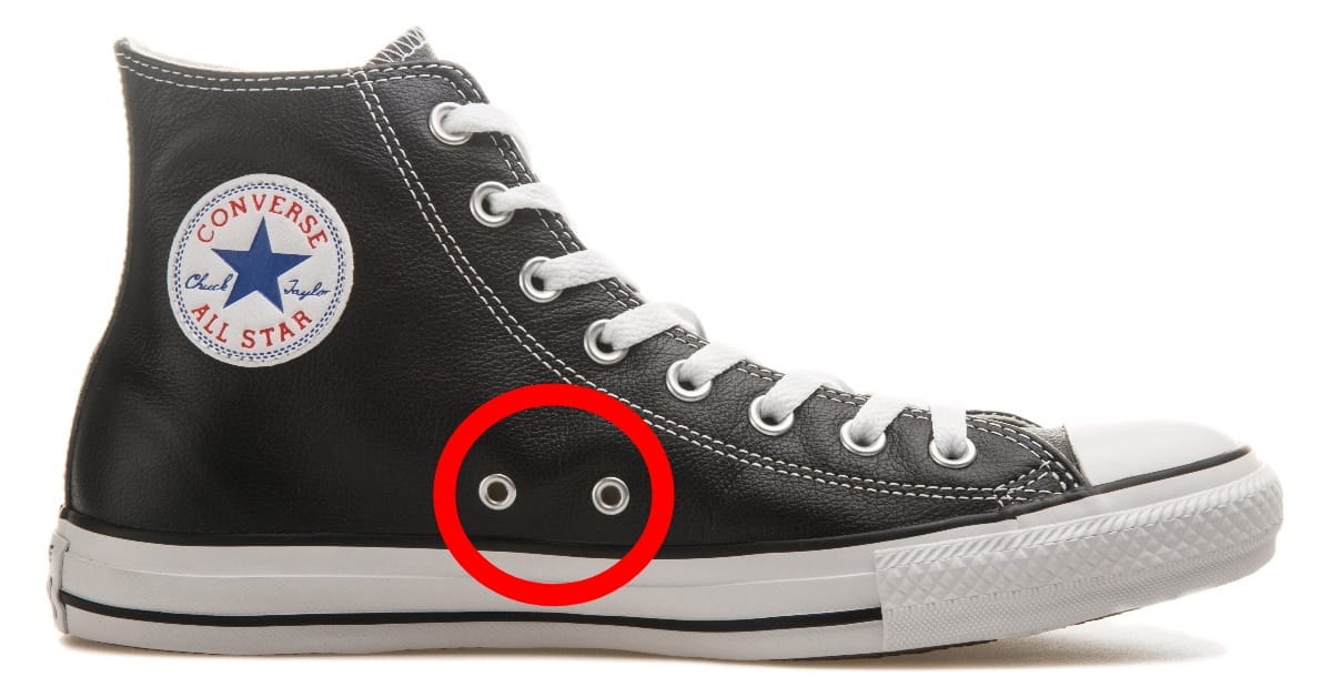 Cumplimiento a Perder Ubicación These Holes on Your Converse Shoes Actually Have 2 Important Functions -  Goody Feed