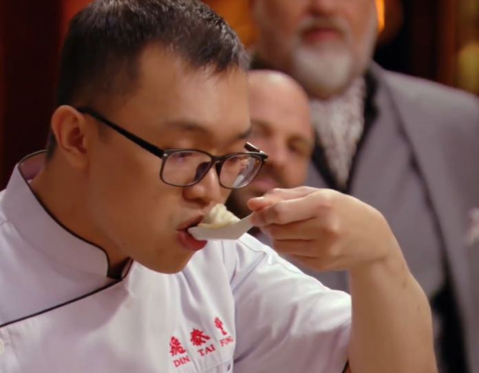Din Tai Fung Chef Shows the Correct Way to Eat XLB Without Burning Your Tongue Goody Feed