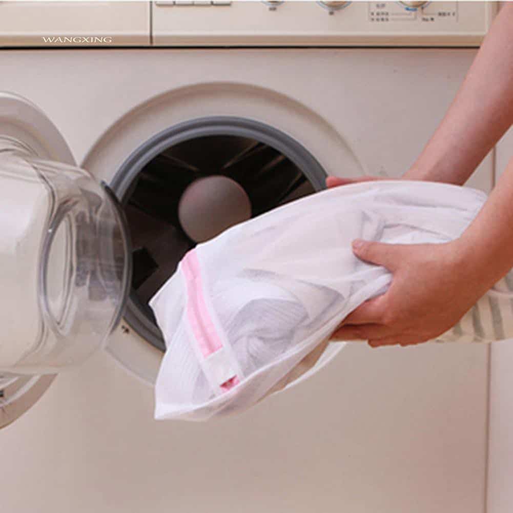 5 Tricks to Avoid Losing your Socks When Doing your Laundry - Goody Feed