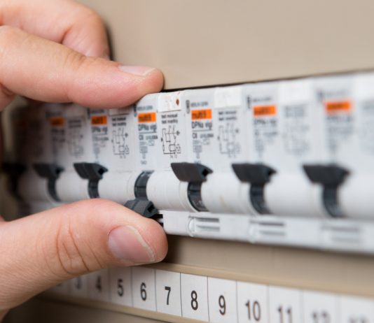 About Half of S’pore Households No Longer Using SP Group As Their Electricity Retailer