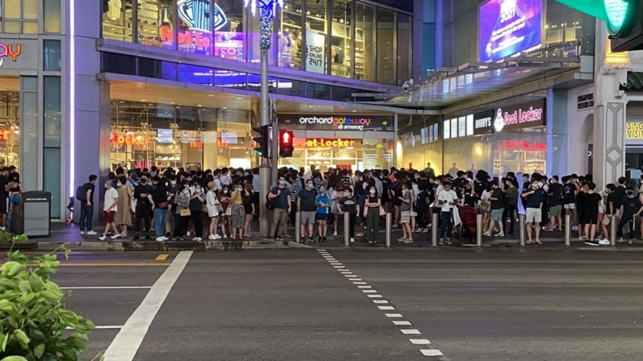 foot locker emerald square mall