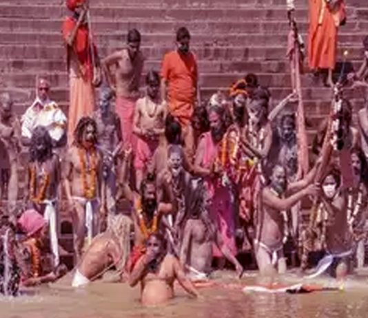 About 25,000 People Reportedly Gathered for a Ceremony in India Despite Soaring COVID-19 Infections