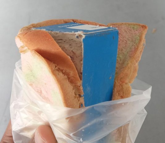Ice-Cream Uncle Sold Ice-Cream Sandwich With Cardboard Wrapper So It’ll be Considered ‘Dabao’