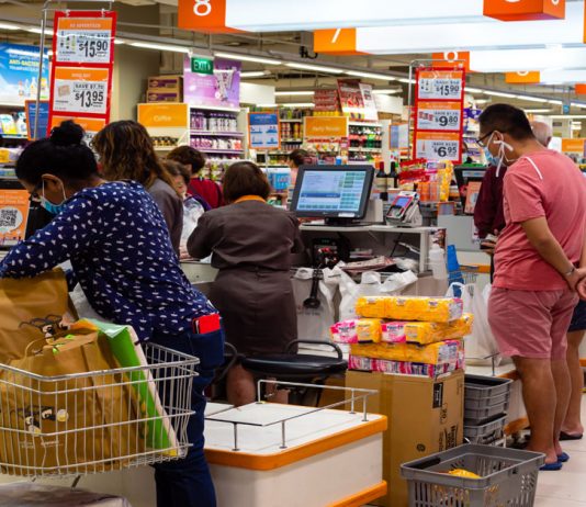 10 Things People Who Work in Retail Have to Endure Every Day