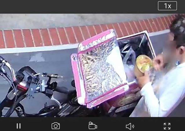 Woman Claims Delivery Rider Uses Bare Hands to Scoop Spilt Food Back to ...