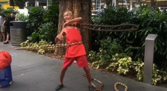 Popular Beads Uncle Who Always Performs at Orchard Road Has Passed Away at 80 Years Old