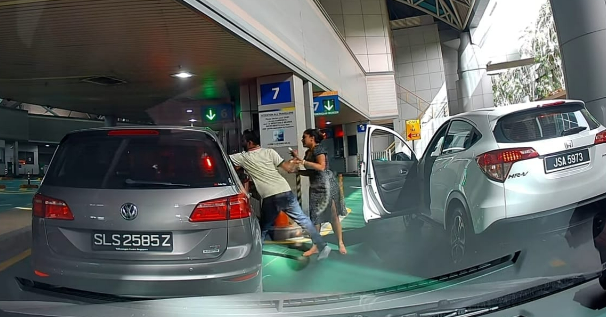 2 Men Fought at JB Checkpoint After JB Car Hesitated on Which Lane to ...