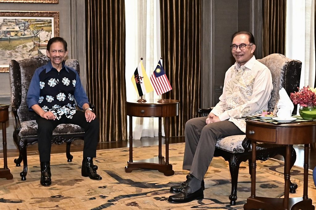 Anwar Responds After People Spotted Him Wearing S$1.6K LV Shoes - Goody ...