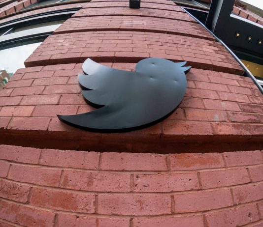 Elon Musk Has Locked All Twitter Offices & Staff Members Will Know If They’re Laid Off Soon