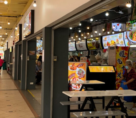 Telok Blangah Kopitiam Stallholders Banded Together to Offer $2 Meals to Compete Against Other Kopitiams