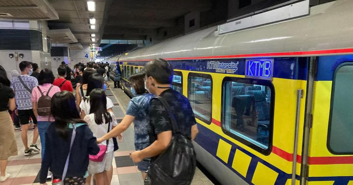 Train Checkpoint Woman Falls onto Track from Moving Train at Woodlands Train Checkpoint ...