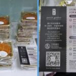 woman-buys-mooncakes-peach-garden