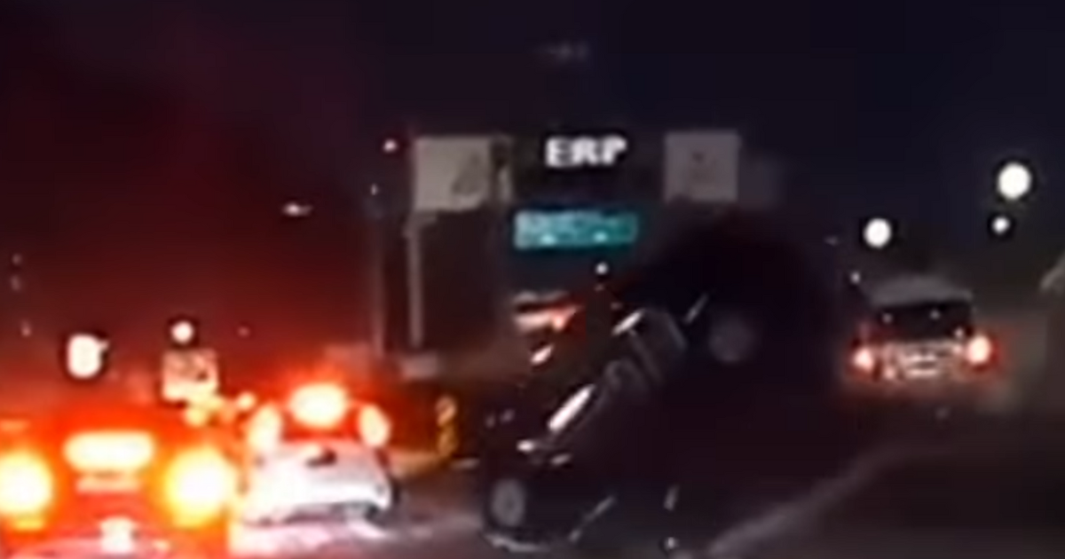 GetGo Car Crashes Into Slip Road from PIE; 23YO Driver Taken to