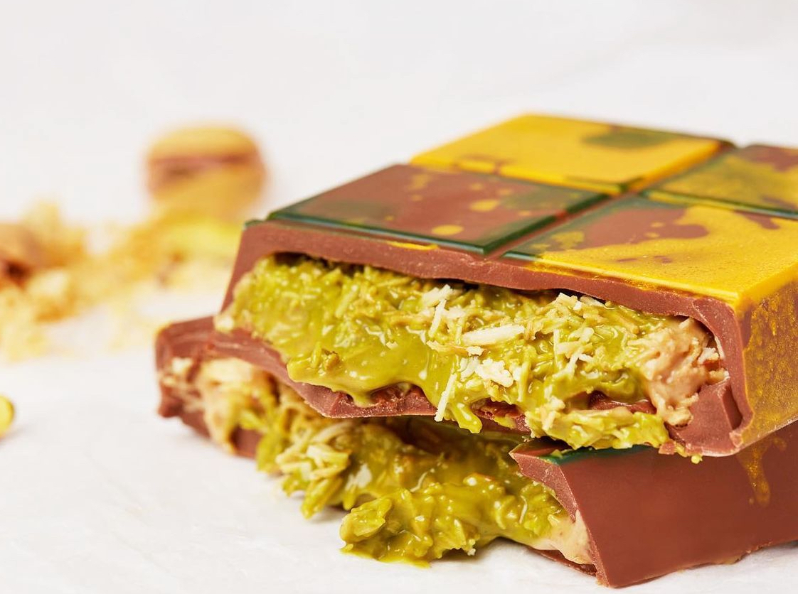 thumbnail image 2 of Çingene Kız Gypsy Girl Dubai Pistachio Milk Chocolate Bar - 270 Kcal, Made In Türkiye 2 of 2