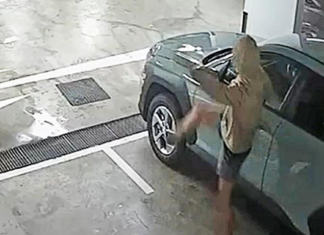 food-delivery-rider-smashes-car-mirror