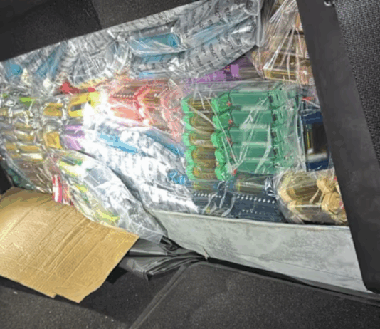 ica-e-vape-car-compartment