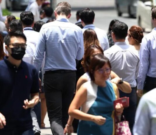 3 Million Singaporeans to Receive Up to S$600 Cash in December 2025