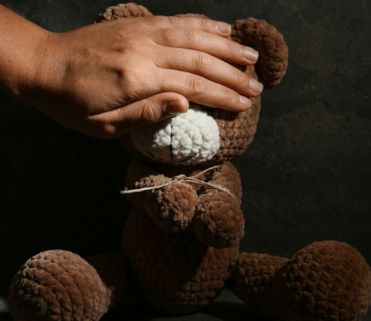 Step-Grandfather, 69, Sentenced to 20 Years for Repeatedly Raping Girl Starting When She Was 9 grandfather-rape-girl