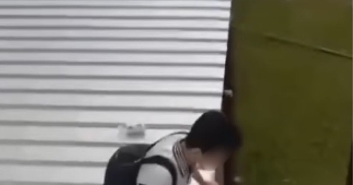 Photo: goodyfeed.com Hua Yi Secondary Student Falls From Sheltered Walkway Roof in Jurong West