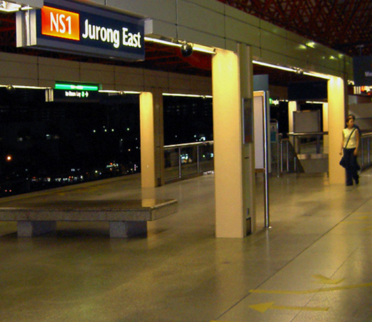 MRT Trains Will Run From 2.30am for Singapore Marathon, With Free Rides for Everyone