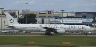 Widow of British Man Who Died After SQ321 Turbulence Sues Singapore Airlines Over Spinal Injuries
