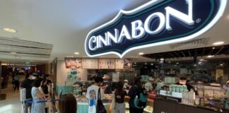 Cinnabon Singapore counter at ION Orchard