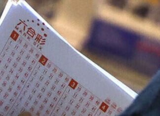 Hong Kong Man Allegedly Refuses to Share S$4.85 Million Lottery Win With 14 Colleagues, Gets Arrested Hong Kong Mark Six lottery ticket close-up