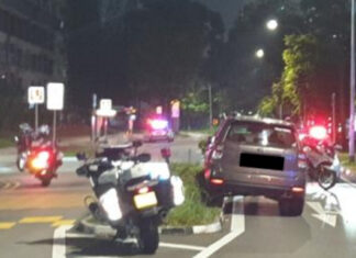 Vehicle on centre divider kerb Jurong West SPF