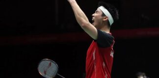 Singapore badminton player Loh Kean Yew celebrating Asian Games victory