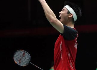 Singapore badminton player Loh Kean Yew celebrating Asian Games victory