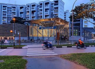 Police Investigating Man in Smart Glasses Allegedly Trailing Female Students Near Marymount MRT Man in black-rimmed glasses near Marymount MRT under police investigation over alleged smart glasses video