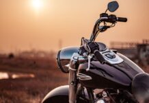Motorcyclist, 40, Dies After 3-Vehicle Accident on AYE Near Tuas Checkpoint Motorcycle at dusk (Pexels stock; non-literal, not the AYE crash victim or scene)