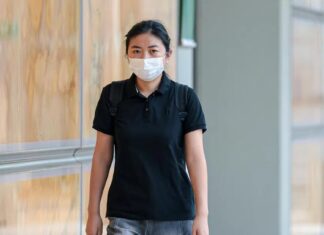 Late Businessman’s Daughter Loses Lawsuit Over S$1.7 Million Given to Woman; Woman Awarded About S$210,000 in Legal Costs Sun Beibei arriving at court in September 2026 (Photo: Lianhe Zaobao)