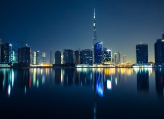 Illustrative photo of the Dubai skyline at night with the Burj Khalifa, not linked to the people or places in the case (Photo: Robert Bock / Unsplash via Wikimedia Commons, CC0)