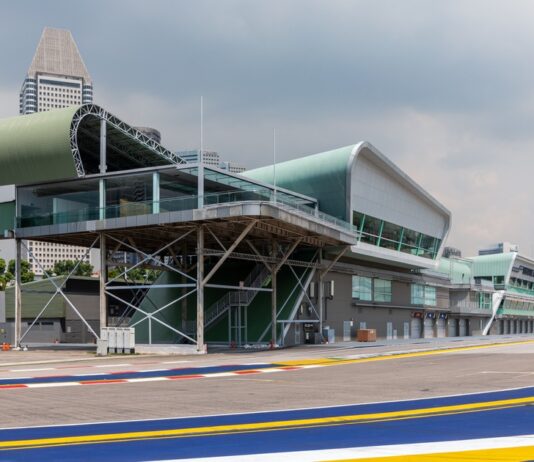 File photo of the F1 Pit Building at the Marina Bay Street Circuit, venue of the Singapore Grand Prix (Photo: Dietmar Rabich / Wikimedia Commons, CC BY-SA 4.0)