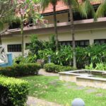 Courtyard grounds at the Institute of Mental Health, Singapore (Wikimedia Commons, Nov 2006; venue only, not parties)