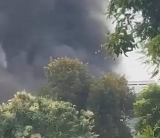 Smoke and SCDF response at Park Villas Green terrace fire near Kovan (Facebook/Singapura Channel via 8world)