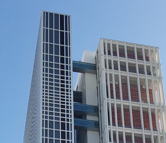 File photo of the State Courts Towers in Singapore, taken on 27 July 2022 (Photo: Earthkingfather / Wikimedia Commons, CC BY-SA 4.0)